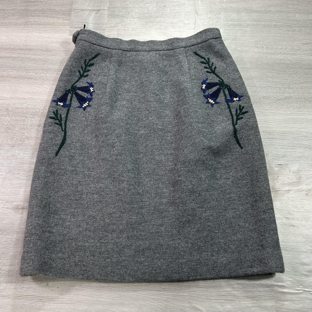 VINTAGE Geiger Skirt Suit Womens 38 Gray Wool Embroidered Floral 2 Piece Austria - Picture 15 of 16